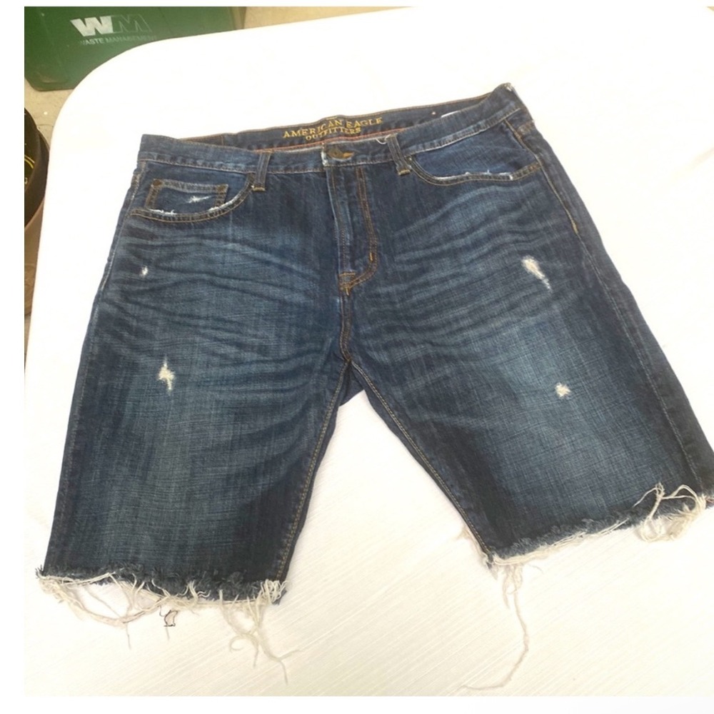 American Eagle Men's 36 Distressed Cutoff Denim Shorts Frayed Raw Hem